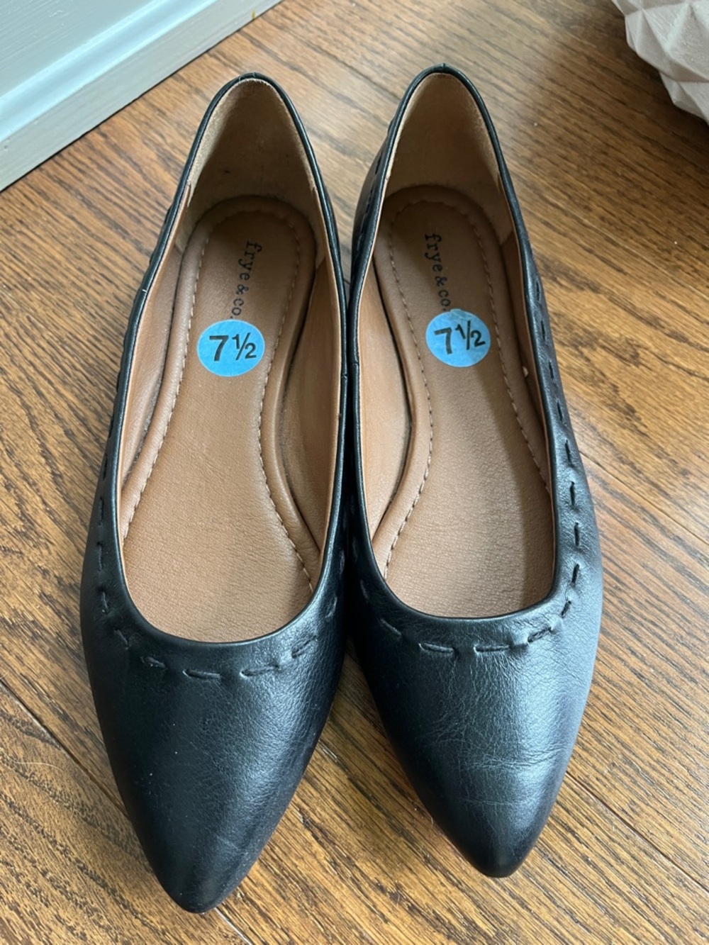 FRYE AND CO. Black Pointed-Toe Women's Flats